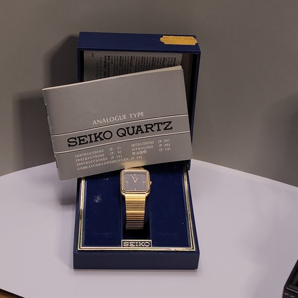 Mens vintage Seiko Tank watch with box and papers - Picture 6 of 7